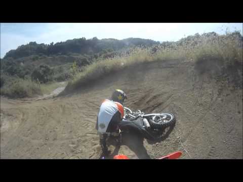 エンデューロへの道（番外編）谷側に倒れたバイクの起こし方 wmv
