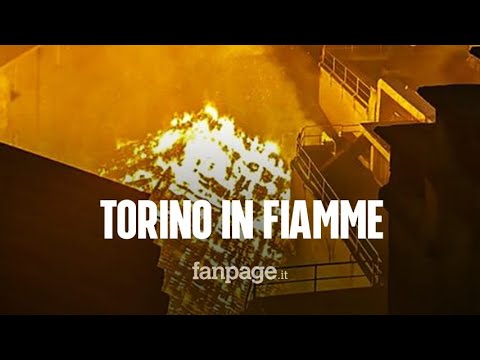 Torino, incendio alla Cavallerizza Reale: "Fa male vedere un edificio storico tra le fiamme"