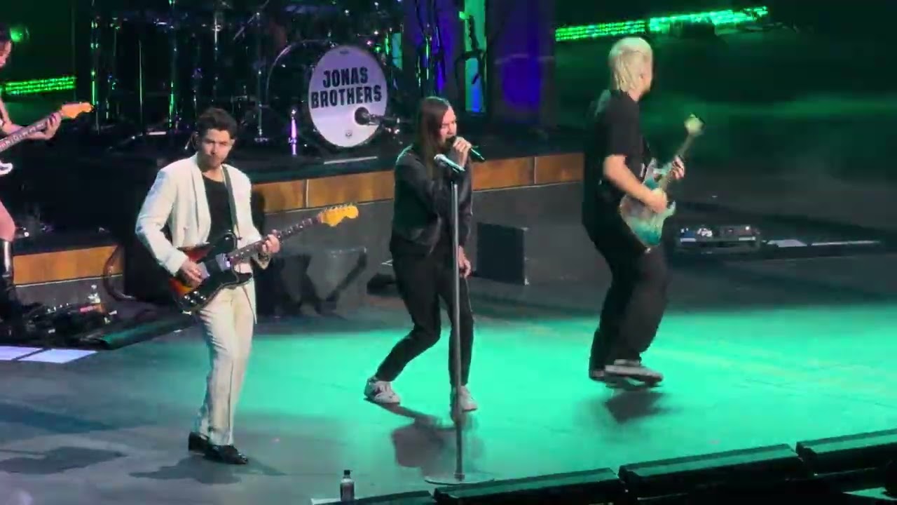 Face Down (with The Red Jumpsuit Apparatus) [Jonas Brothers - Jonas20 Tour New Jersey 11/17/25]