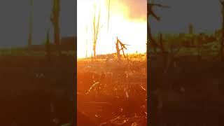 Очень сильное видео из Авдеевки. Подъем российского флага под мощным артобстрелом