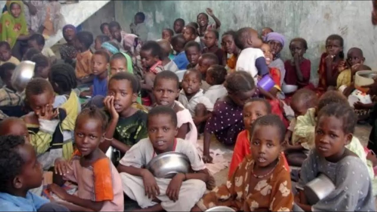 Проблемы африканских стран. Голодающие африканские дети. Бедные африканские дети.