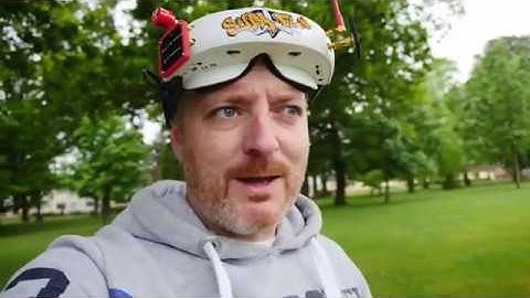 EACHINE EV200D FPV GOGGLES  NOT REALLY A REVIEW!!!