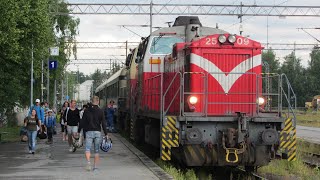 Finland: A pair of VR Dv12 diesel locos at Joensuu after arrival on a service from Pieksamaki