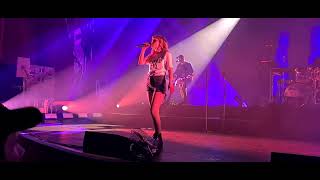 (HD) CHVRCHES - Final Girl (LIVE in Manchester)