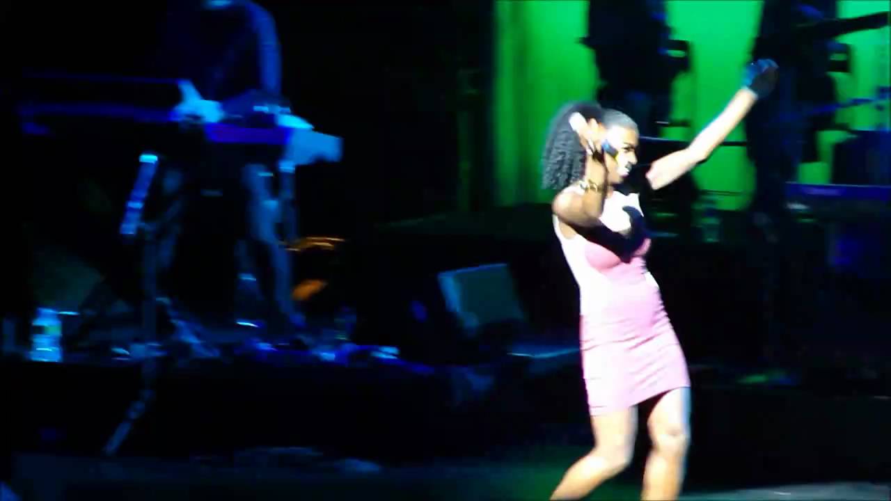 GORILLAZ "DARE" Gibson Amphitheatre, LA, 10/27/10 YouTube