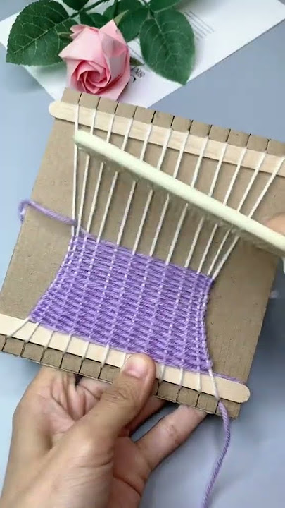 On May 1st Labor Day, let’s use cartons to make a loom with your children. It’s so fun, and the clo