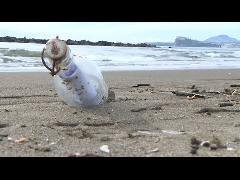 Message in a bottle: Italian finds Spanish child's sea-tossed note