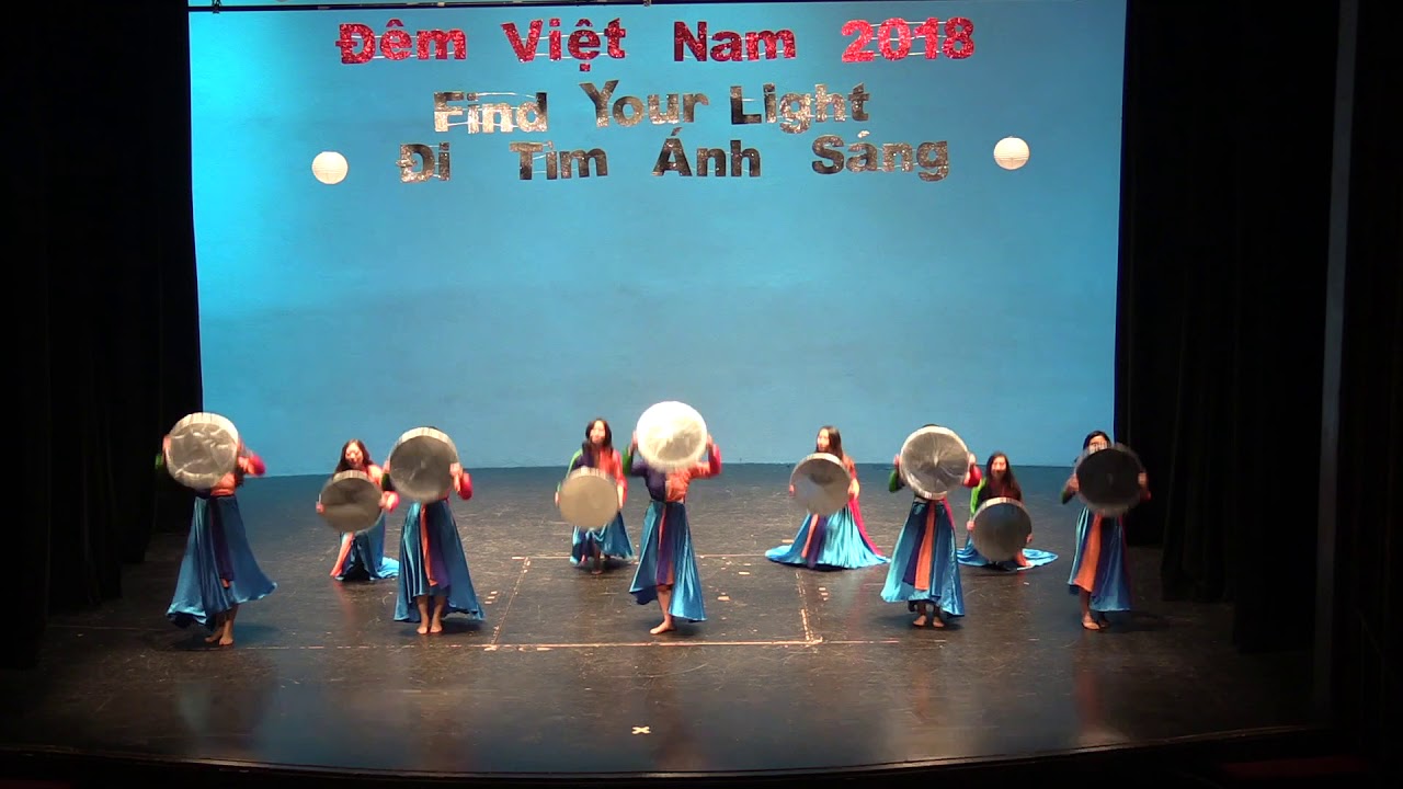 Dem Viet Nam 2018 Northern Hat Dance
