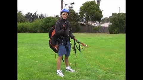 Connecting the Harness to the Paraglider
