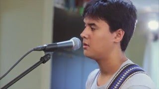 Video thumbnail of "Blayne Asing - Something in the Way She Moves (HiSessions.com Acoustic Live!)"