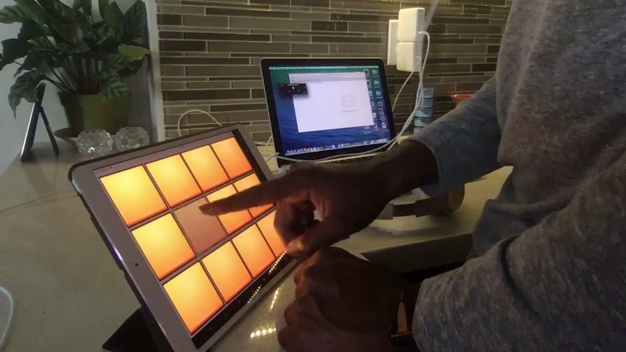 BeatMakerHD2 App -  making a beat