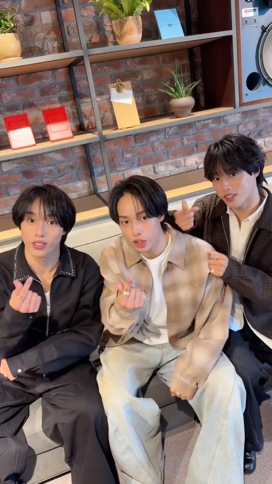 At first, it was so cute 🫰 #SatoBrothers #Triplets #satotriplets