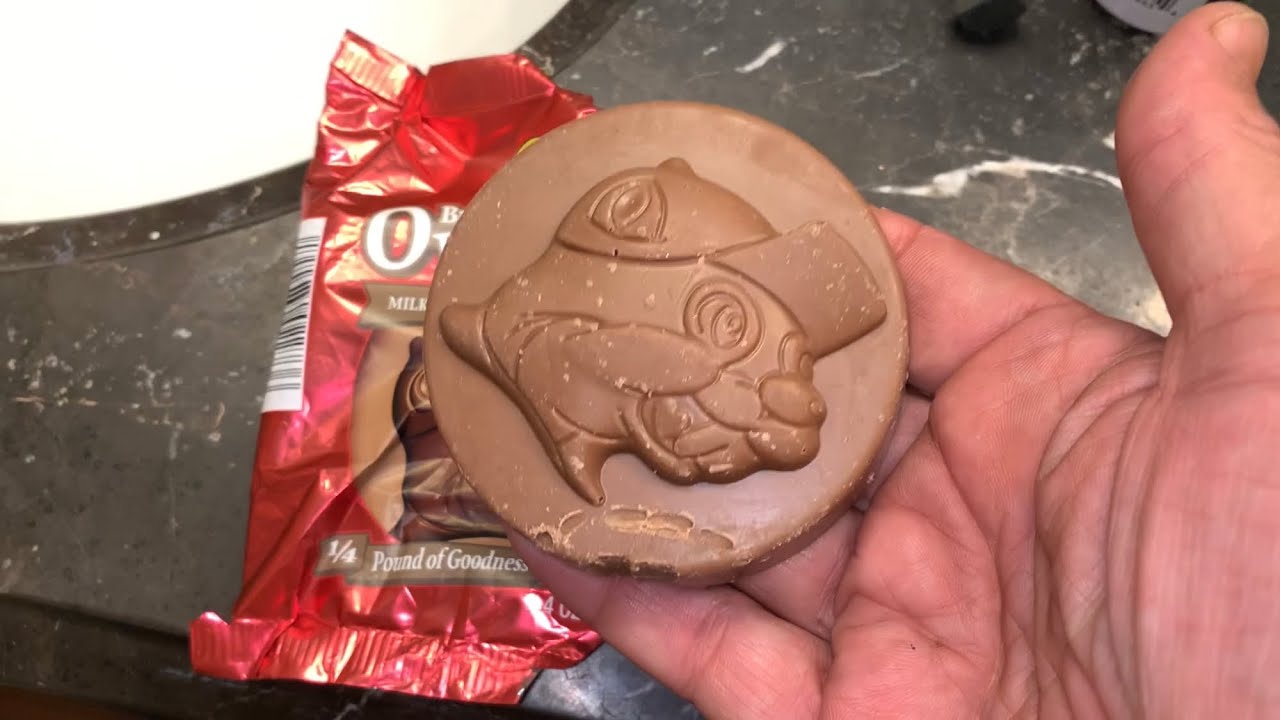 Buc-ee’s incredible 1/4 lb chocolate Overbite candy - YouTube