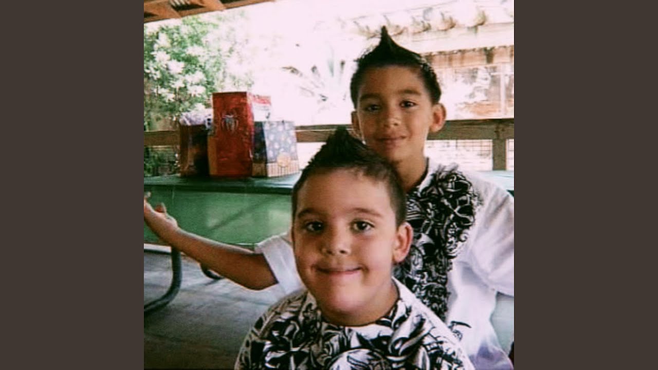 在 YouTube 上观看 Voices 在 YouTube 上观看 Voices