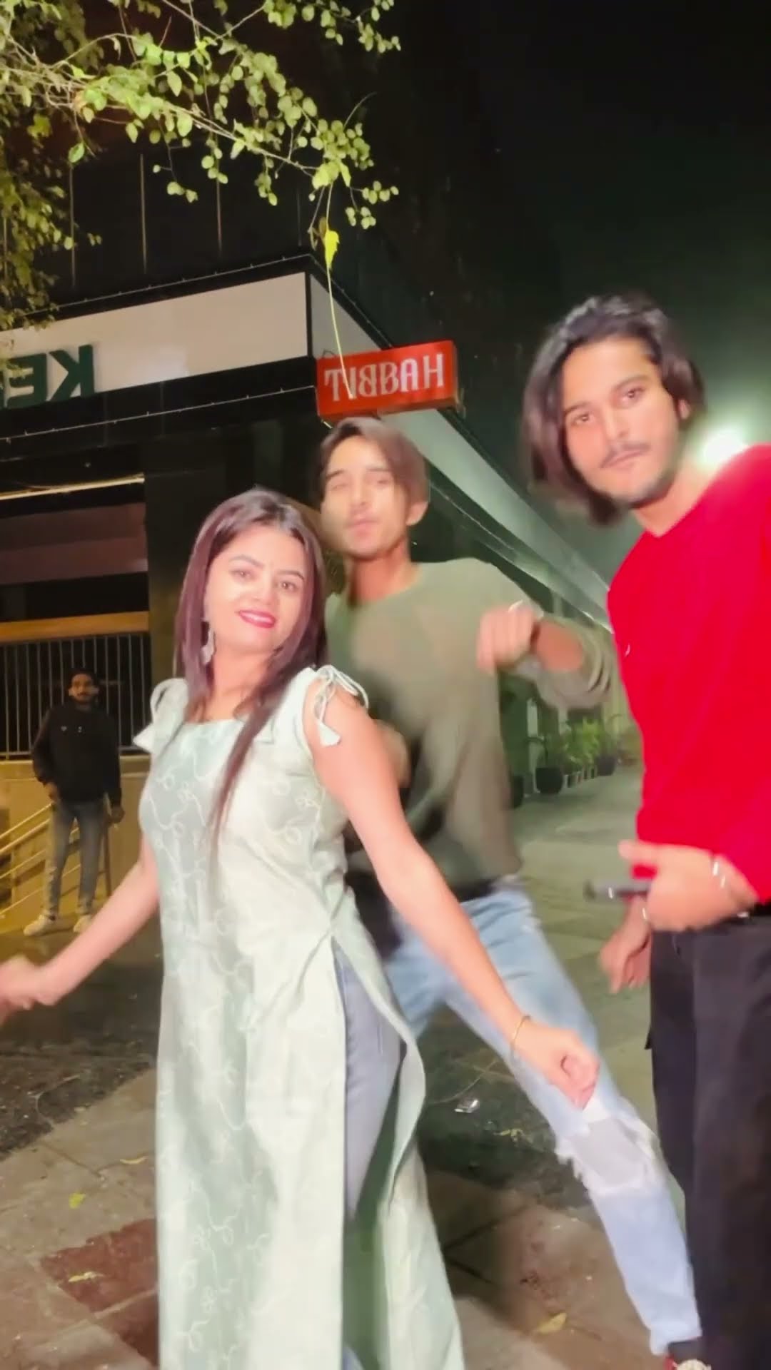 Kis ne Acha dance kiya ?#suhailabbasi500 #apurvikaur926_ #sameerkhan926 #funny #dance #viralvideo