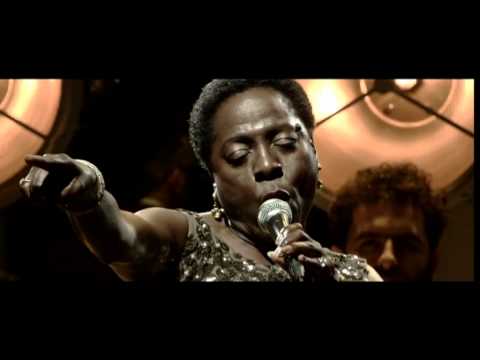 Sharon Jones & The Dap-Kings - This Land is your Land (live)