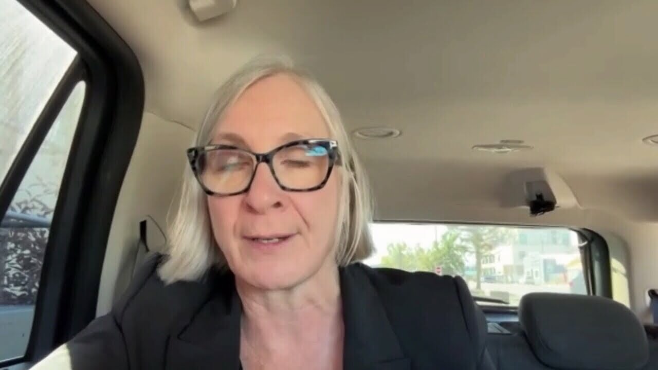 Minister Hajdu responds to vote from Canada Post workers