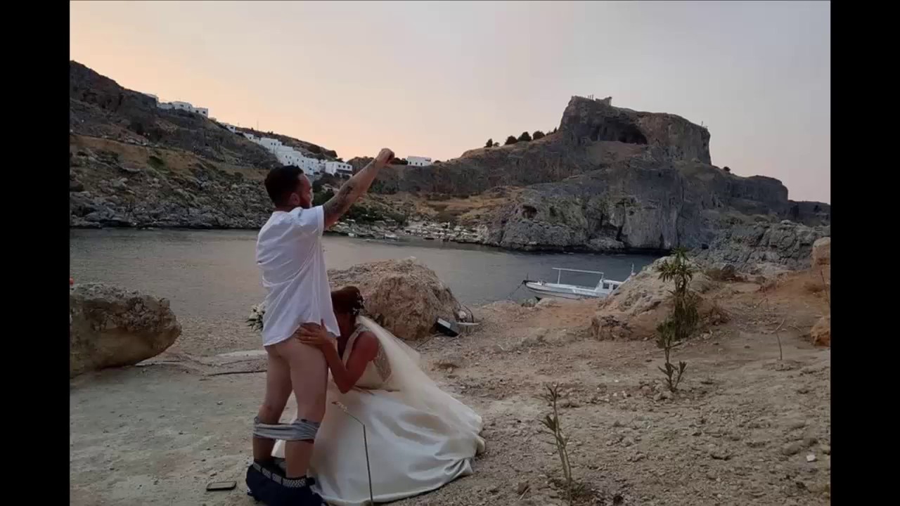 Married In Style British Bride Appears To Perform Sex