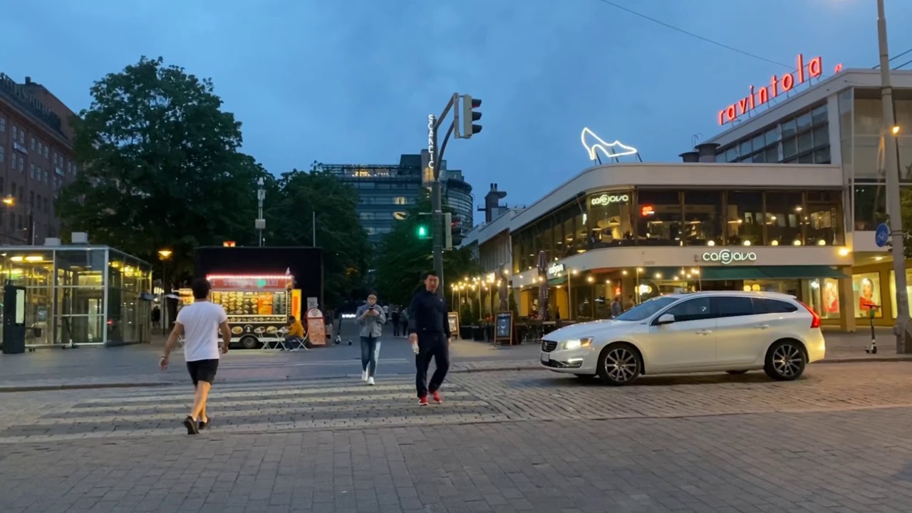 Walking around Helsinki Center and Kamppi