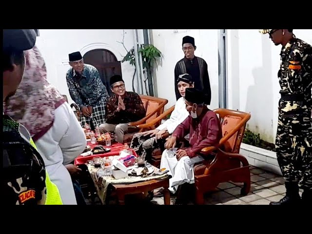 GUS ULIN DAN ABAH DARTO TRANSIT DI MUSHOLA SUYUD SYAIRAH SEBELUM MENINGGALKAN DONAN class=