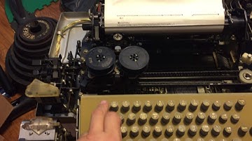 Teletype ASR-33 powered up again - no more chattering (local)