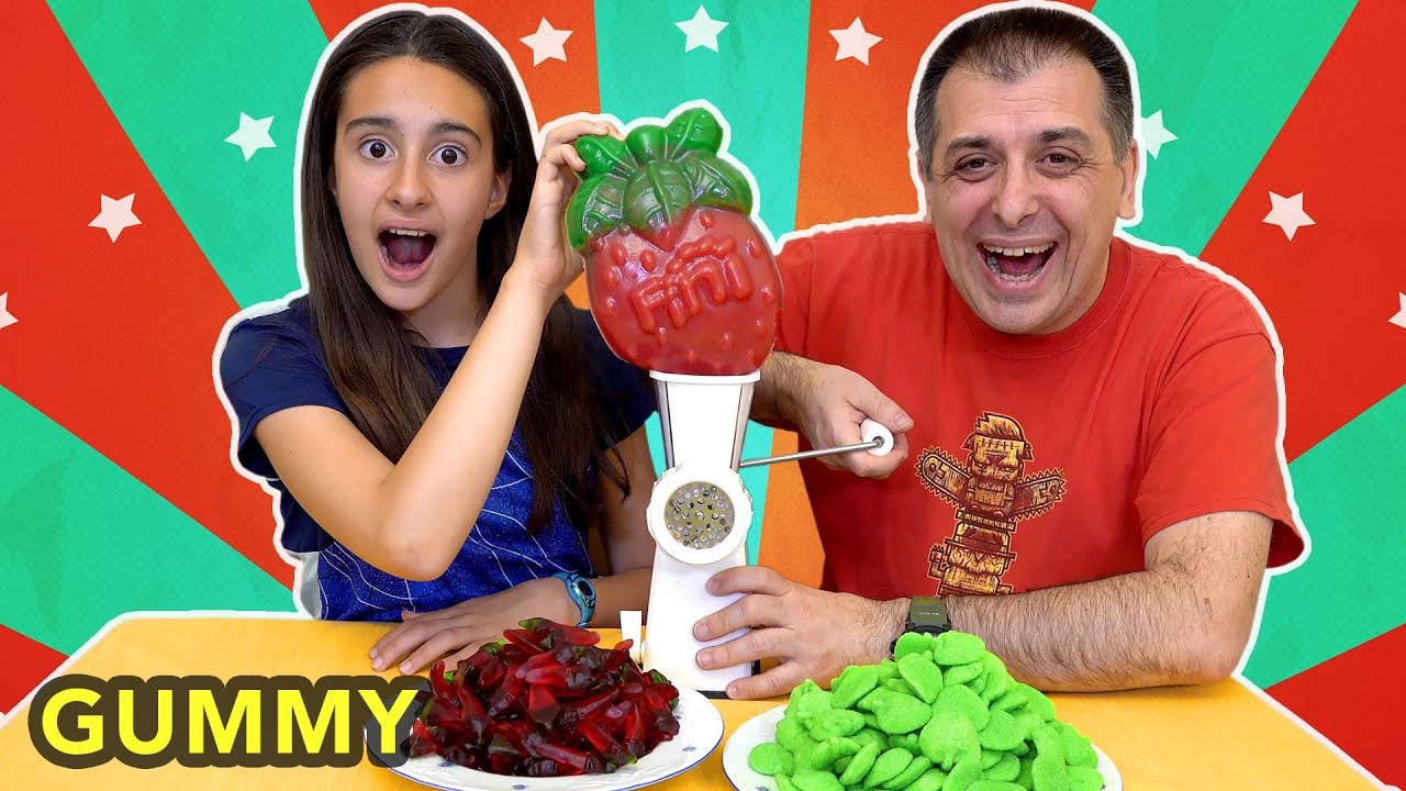 GOMINOLAS en picadora de carne. MEZCLA ASQUEROSA!