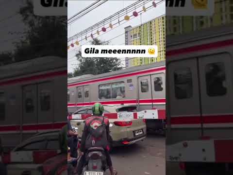 Near miss, hati hati dijalan dan bersabar lah ga perlu terburu2