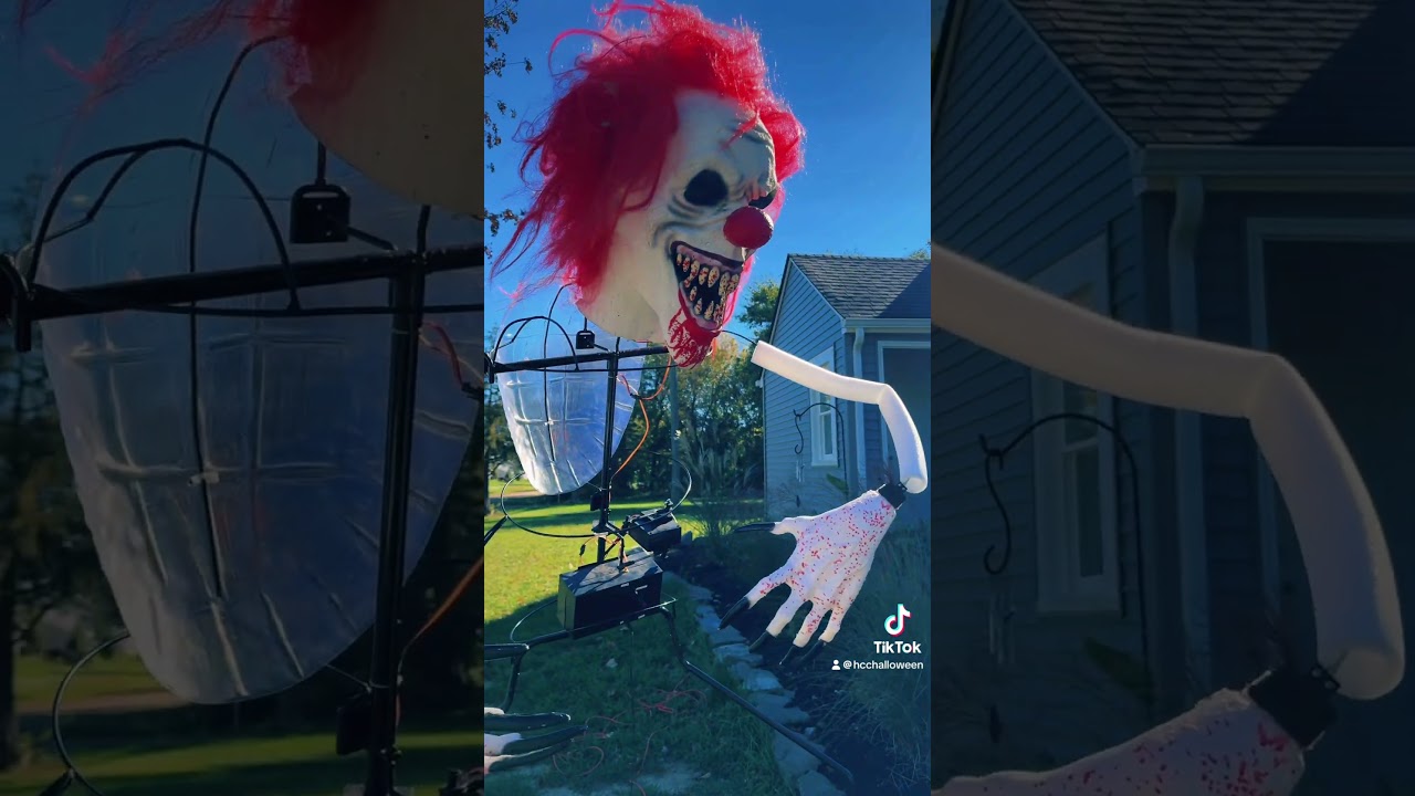 Spirit Halloween 2019 crouchy animatronic animated clown 