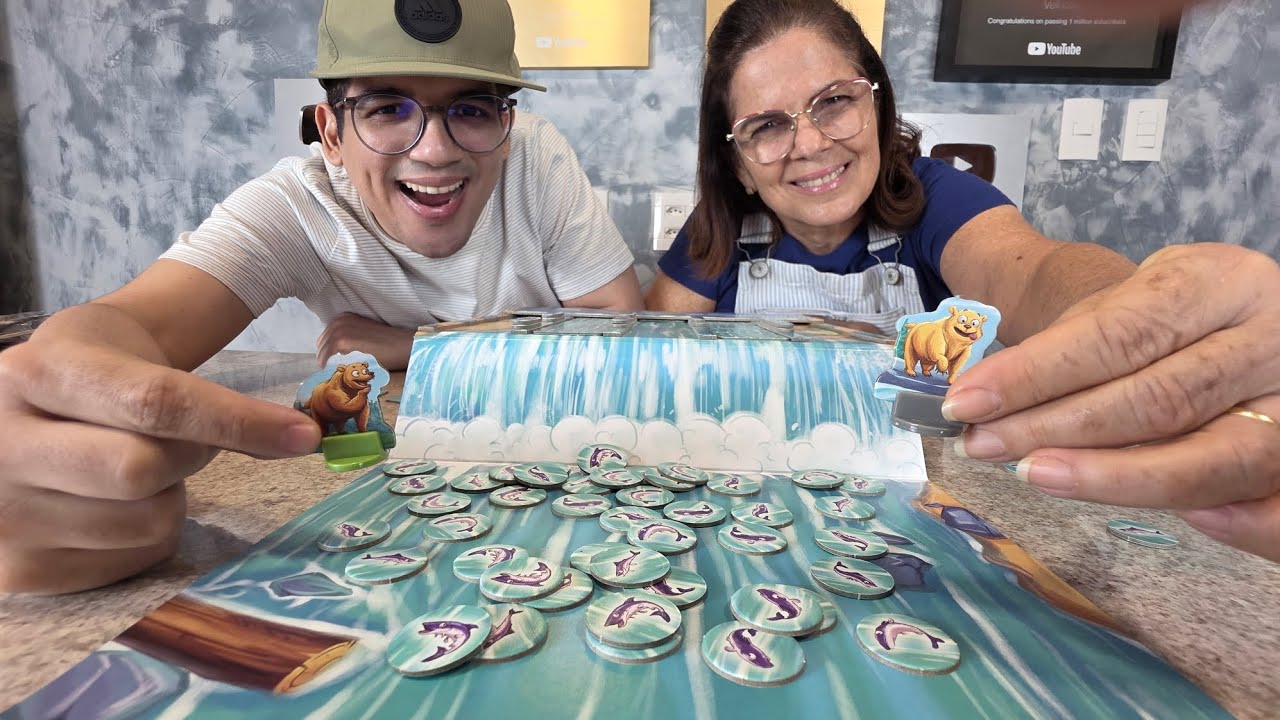 DESAFIO DOS URSOS NO RIO CHEIO DE PEIXES!