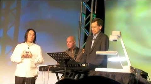 David Pogue with Dr Ge Wang on iPhone Ocarina