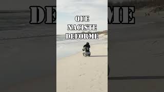 Canciones que te hacen sentir que naciste deforme