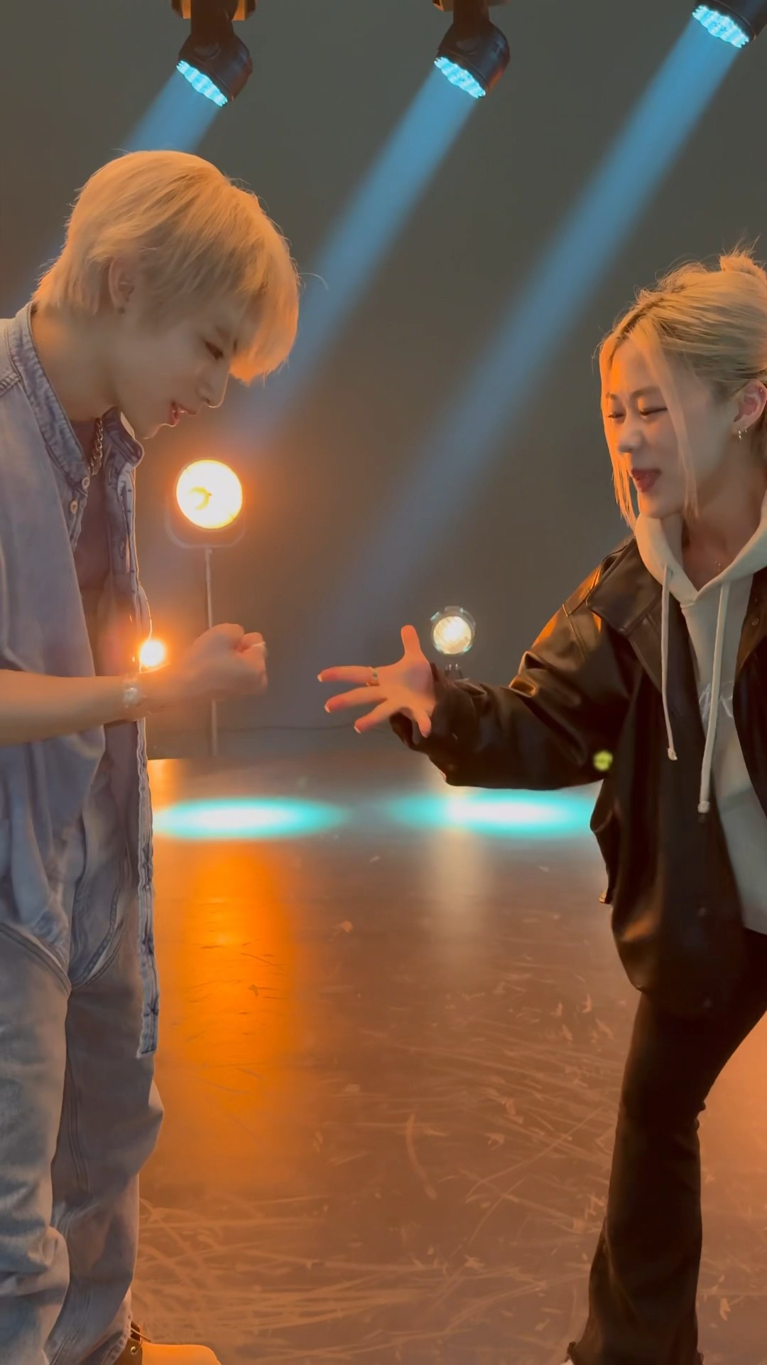 Give Me That✌️✊🖐️ #XIAOJUN - YouTube