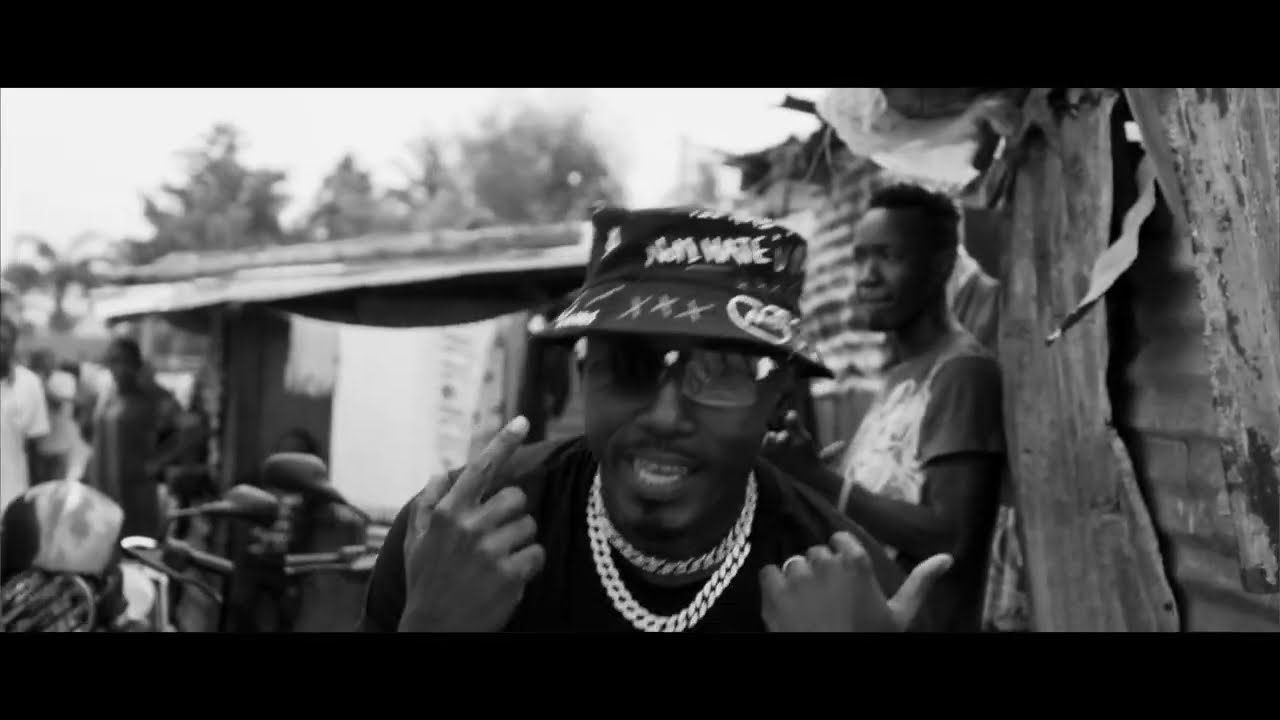 Roberto - Fake ft Rosa Ree (Official Video)