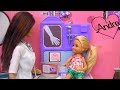 Andre jugando con Barbie y casa de muñecas!!! Muñecas y ...