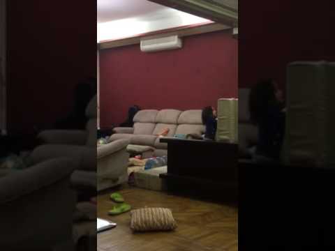 انا دلوقتي سني بس اربع سنين