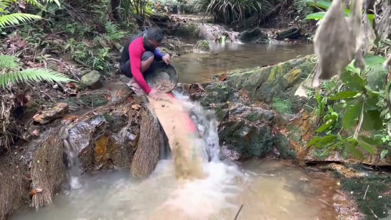 TEMPAT TERBENGKALAI..! INI NYATA,HARTA KARUN TERPENDAM,MENEMUKAN TUMPUKAN EMAS BERNILAI FANTASTIS