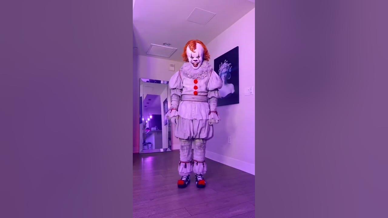Pennywise teaching famous dance! #shorts