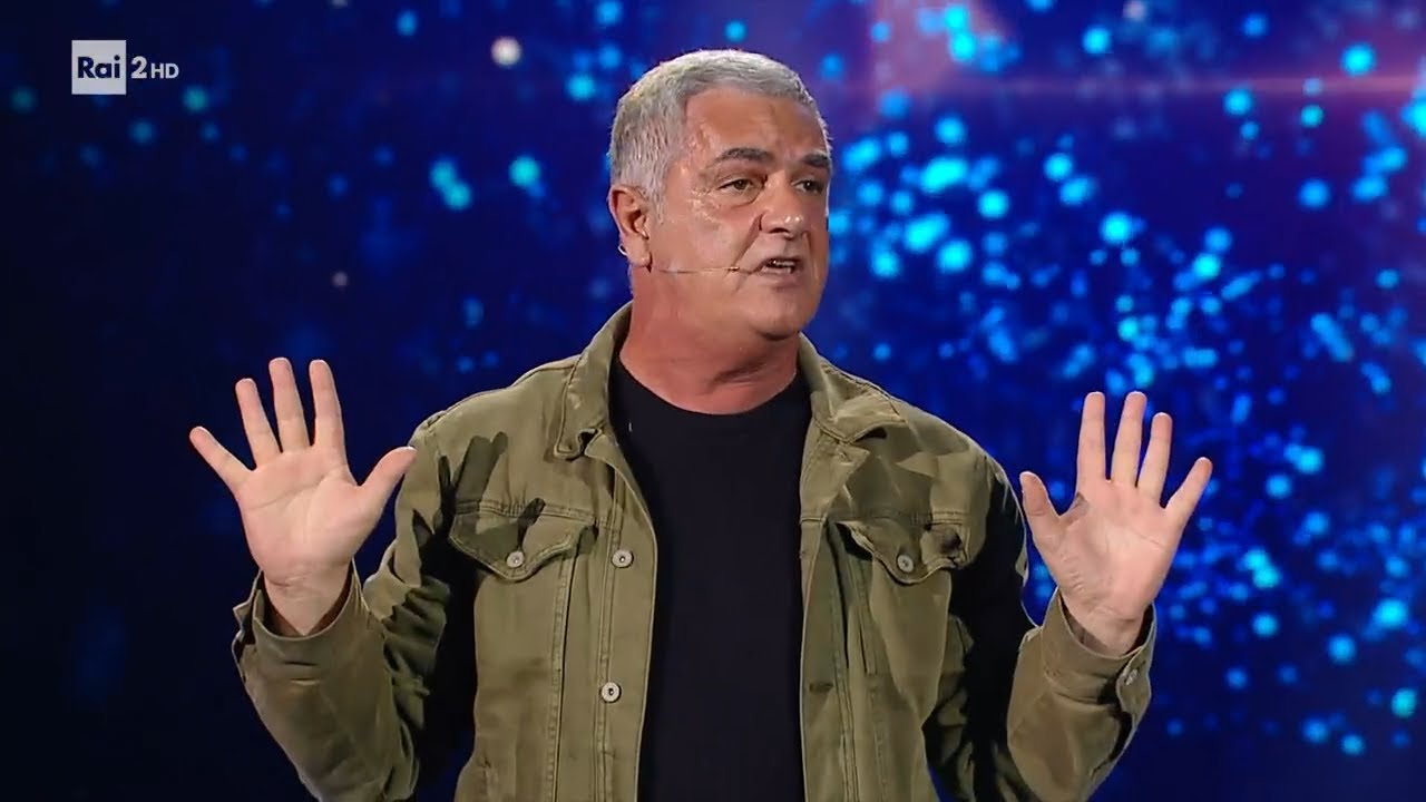 Simone Schettino il fondamentalista - Made in Sud 25/04/2022