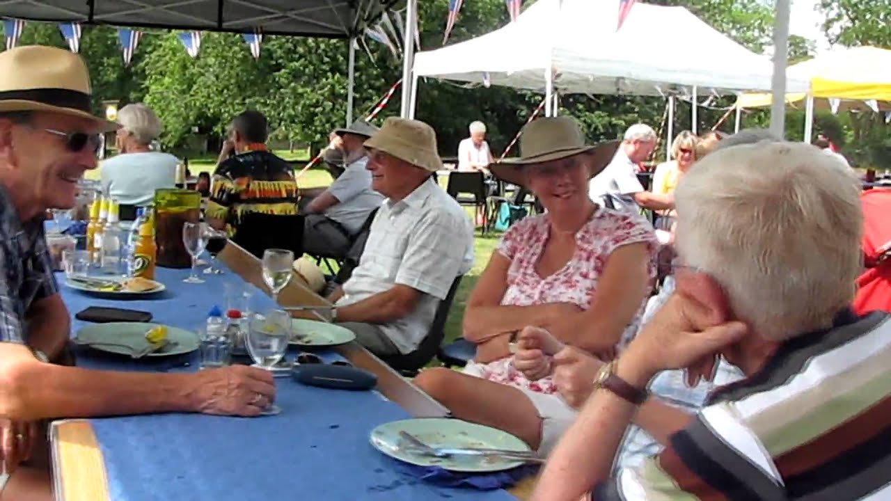 2009, July 4 Milton Keynes Village BBQ YouTube