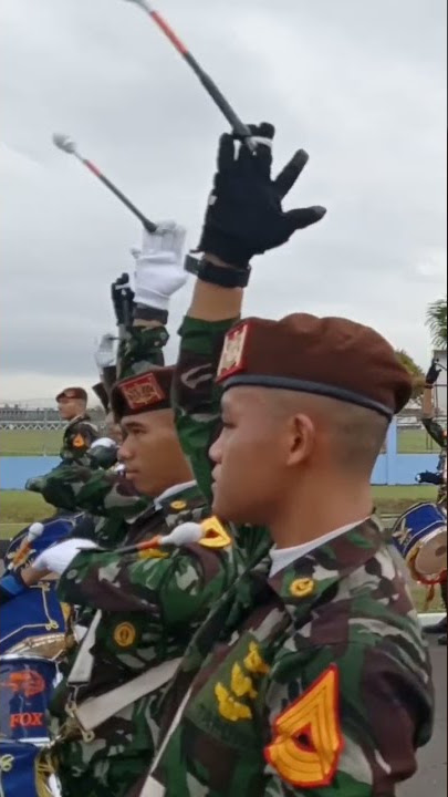 KELIHAIAN MEMUTAR STIK TENOR DRUM GITA DIRGANTARA AKADEMI ANGKATAN UDARA YOGYAKARTA 2022