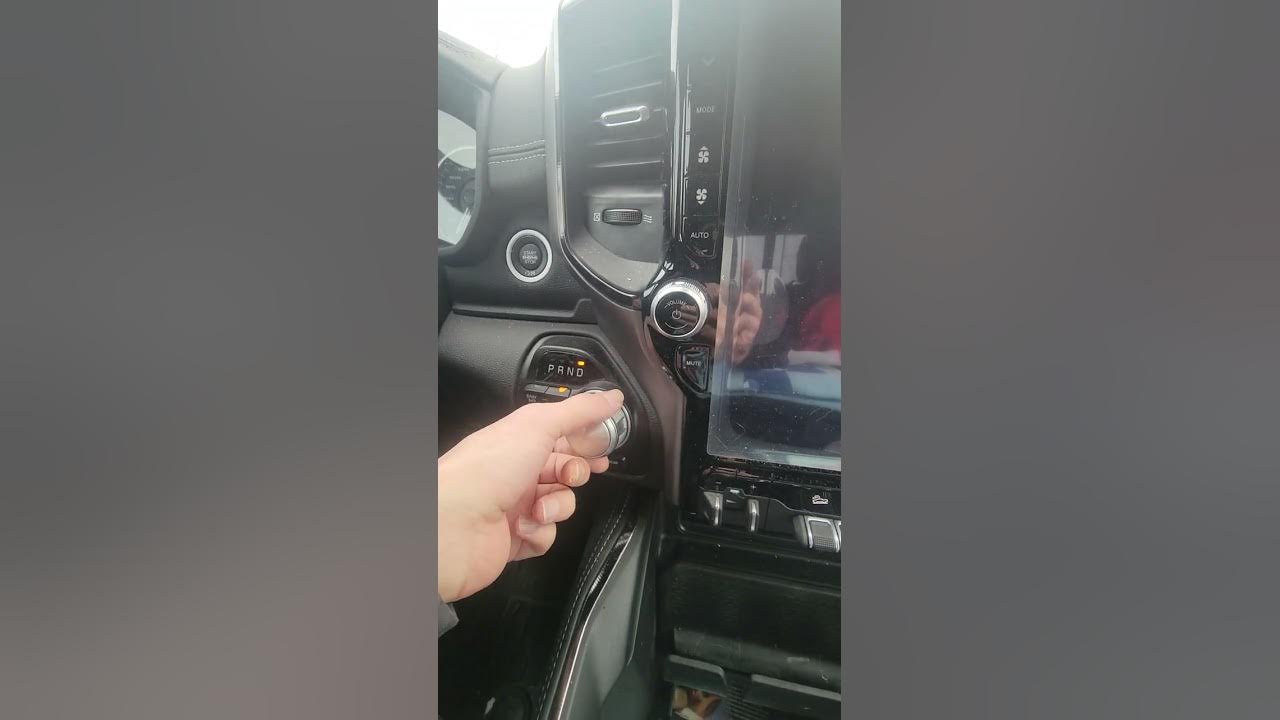 Uconnect 5 12in screen not working new powerwagan YouTube