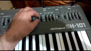 Roland Sh-101