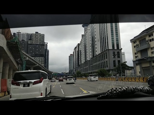 The roads in Malaysia are very beautiful class=