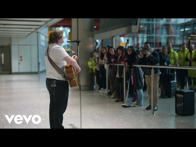 Lewis Capaldi - Wish You The Best (Airport Arrivals Performance) class=