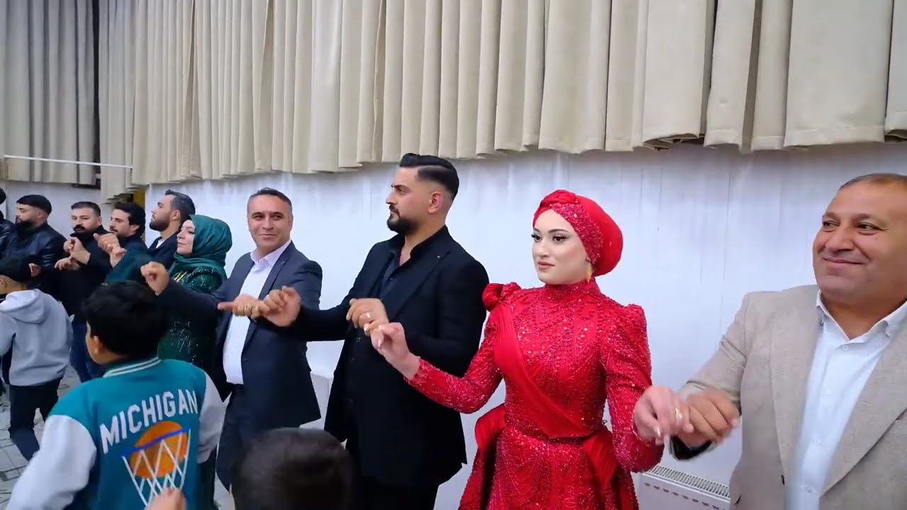 Kurdish henna DEMİRBAŞ AİLESİ NECLA & MAZLUM ❤️🧿 #halay #düğün #kina #kurdish #wedding 