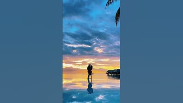 Thumbnail of Sunsets at the infinity pool in Moorea, French Polynesia 🇵🇫