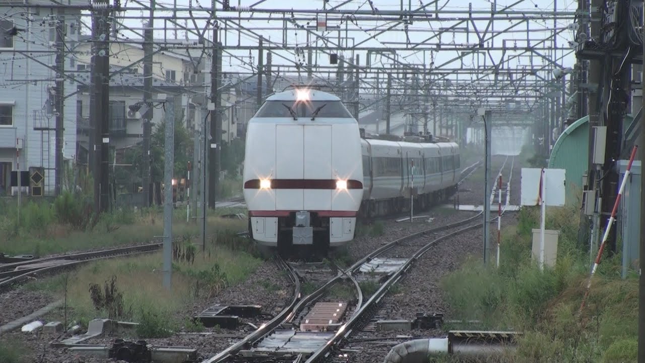 特急列車が行き交っていた頃の六日町駅