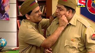 Chautala tries to cure Billu's legs - Chautala is still not aware o...