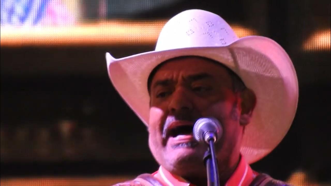 Intocable - Coqueta , en vivo Monumento a la Revolución Intocable - Coqueta , en vivo Monumento a la Revolución