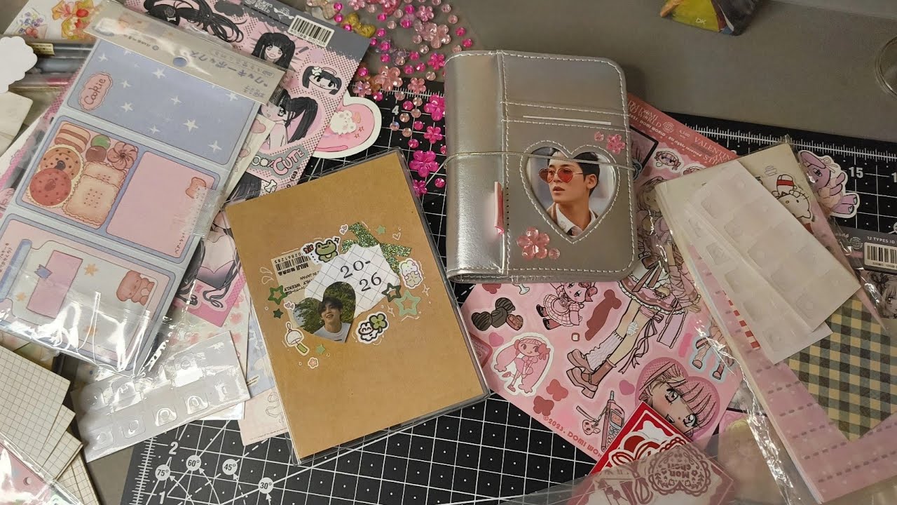 setting up my muji planner and m5 binder for 2026 ♡